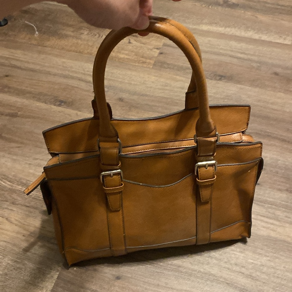 Brown Bueno purse